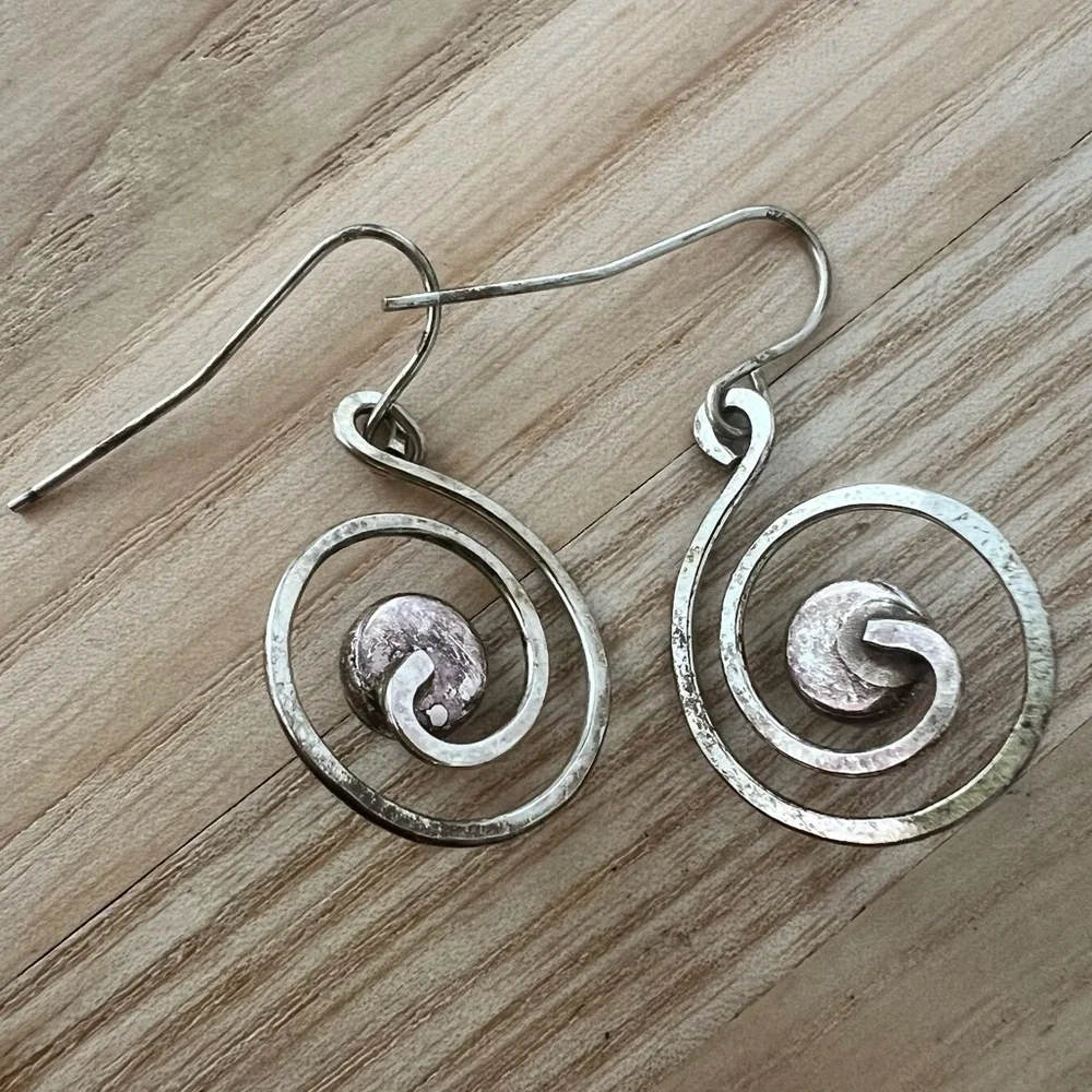 silver green glass spiral dangle drop earrings on hooks